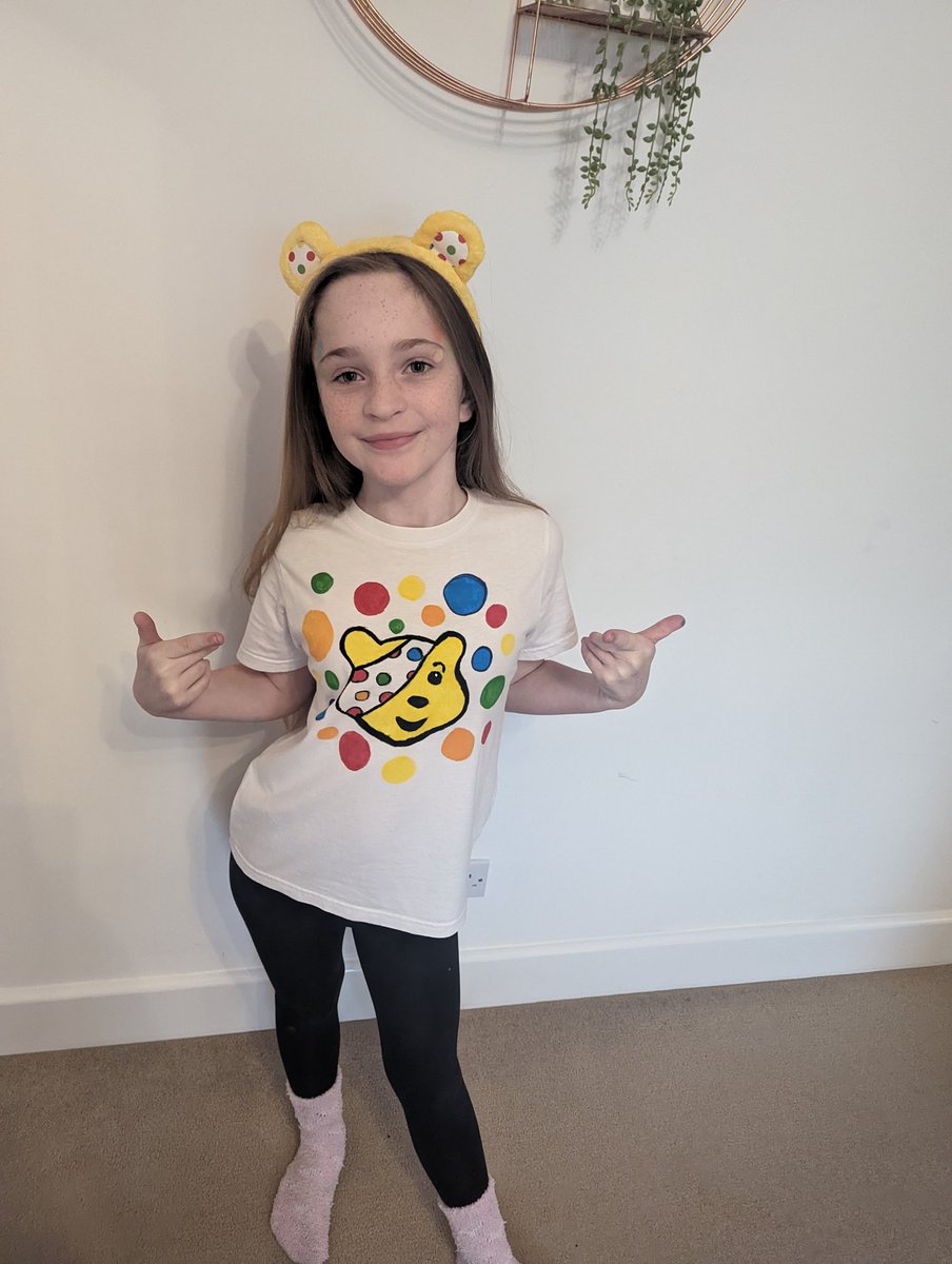 cosso_1984's tweet photo. @SwingatePrimary @BBCCiN Chloe ready to support children in need with her homemade T-Shirt #ChildrenInNeed2022 ❤️🧡💙💚💛 https://t.co/0cuKUVVGHV