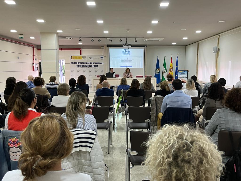 El CRMF San Fernando organizó con FEGADI COCEMFE y la Confederación de Empresarios de la provincia de Cádiz, una sesión que  disfrutamos con  la ponencia de David Cicuéndez Arellano :¿cómo ve la sociedad a las personas con discapacidad y si sabe atenderles, tratarles y ayudarles?