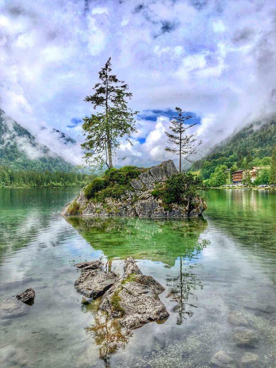 NajmBrjs's tweet image. Good morning,wonderful Friday full of peace and loving ❤ my lovely friend Soraya ❤