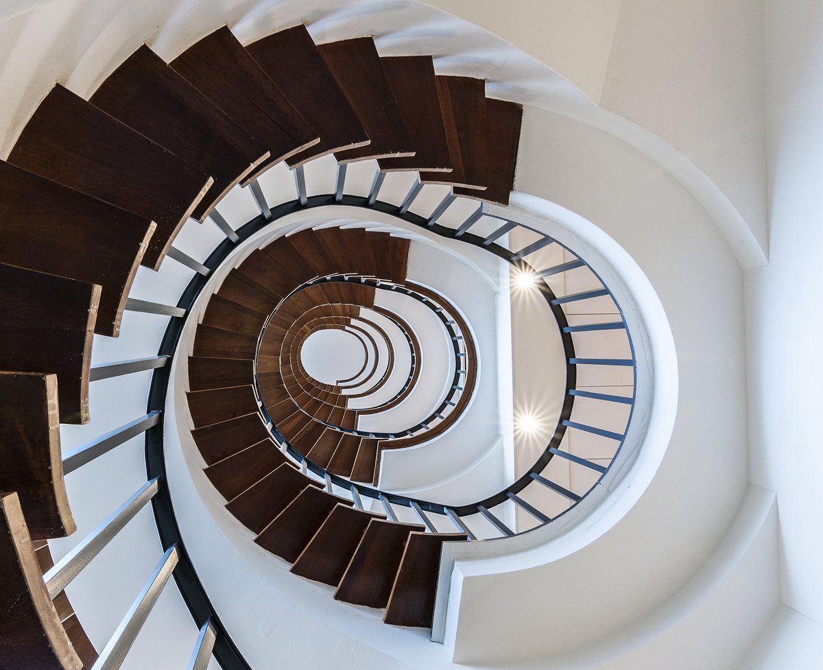 Looking up #architecture #architecturephotography #architect #architectuur #architectuurfotografie #stairs #staircase #staircasedesign #spiralstaircase #spiral copyright <a href="/BobFotograaf/">Fotograafbob</a>