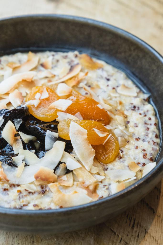 Chilly autumnal mornings mean porridge! Coconut and red quinoa porridge, with Earl Grey-soaked prunes and apricots. Bursting with goodness and plant based too. 📸 @desdubberphotography #porridge #earlgrey #coconut #quinoa #autumn