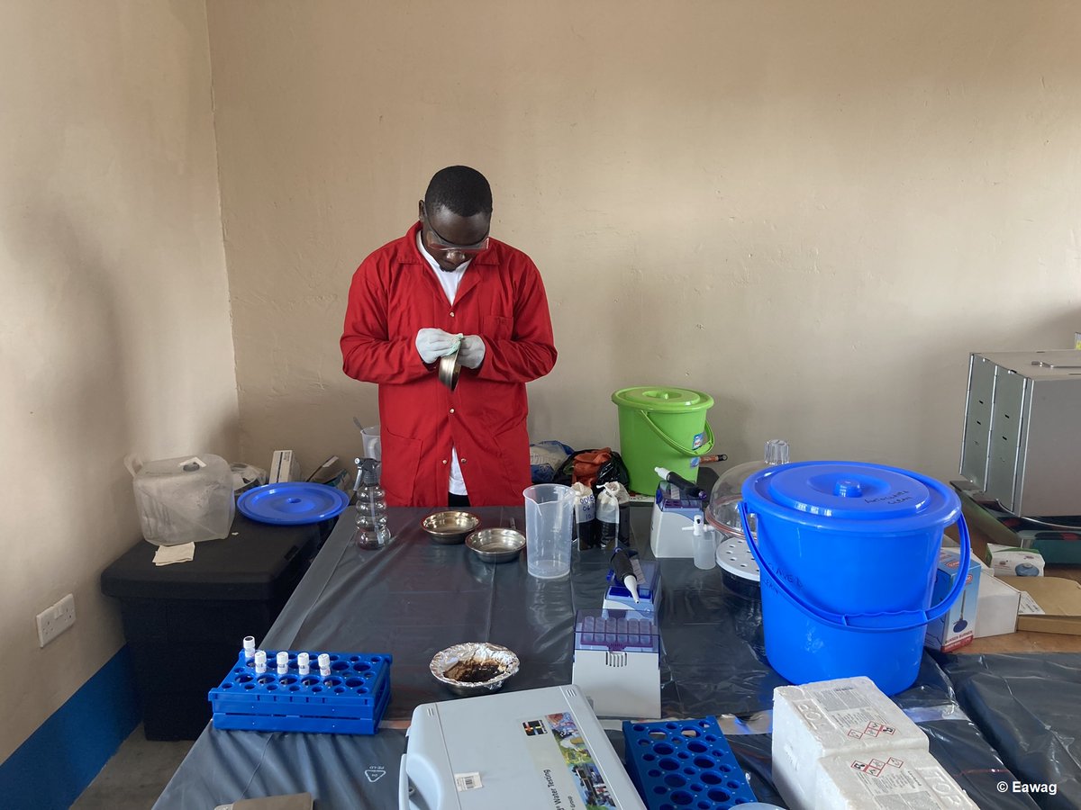 SwissHumAidUnit's tweet photo. Toilets & sanitary facilities are crucial to prevent disease.
@SwissDevCoop funded an @EawagResearch mission to enable the start of a faecal sludge treatment plant for Imvepi #refugee camp in Northern Uganda. The treatment plant is managed by @UgandaRedCross
#WorldToiletDay https://t.co/TzGaVokyT9