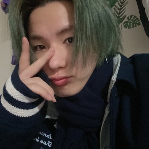 O2THlNKER's tweet image. i absolutely love how beautiful he looks with his green hair. 🥹🤍

@ELASTofficial #WONHYUK #ELAST #엘라스트 #원혁
