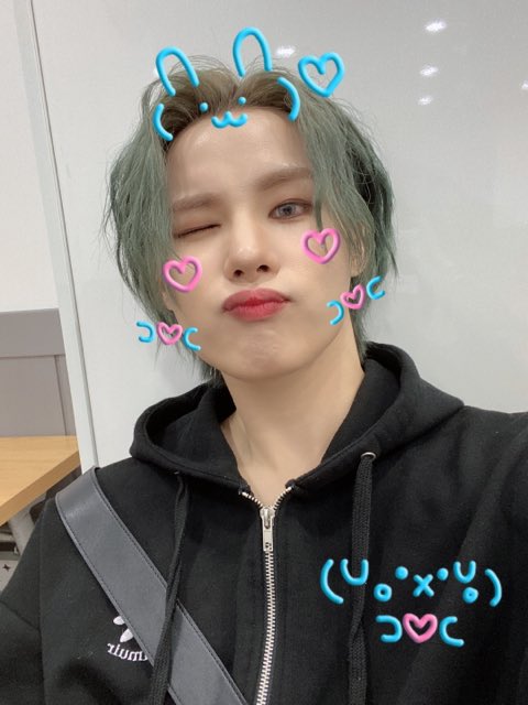 O2THlNKER's tweet image. i absolutely love how beautiful he looks with his green hair. 🥹🤍

@ELASTofficial #WONHYUK #ELAST #엘라스트 #원혁