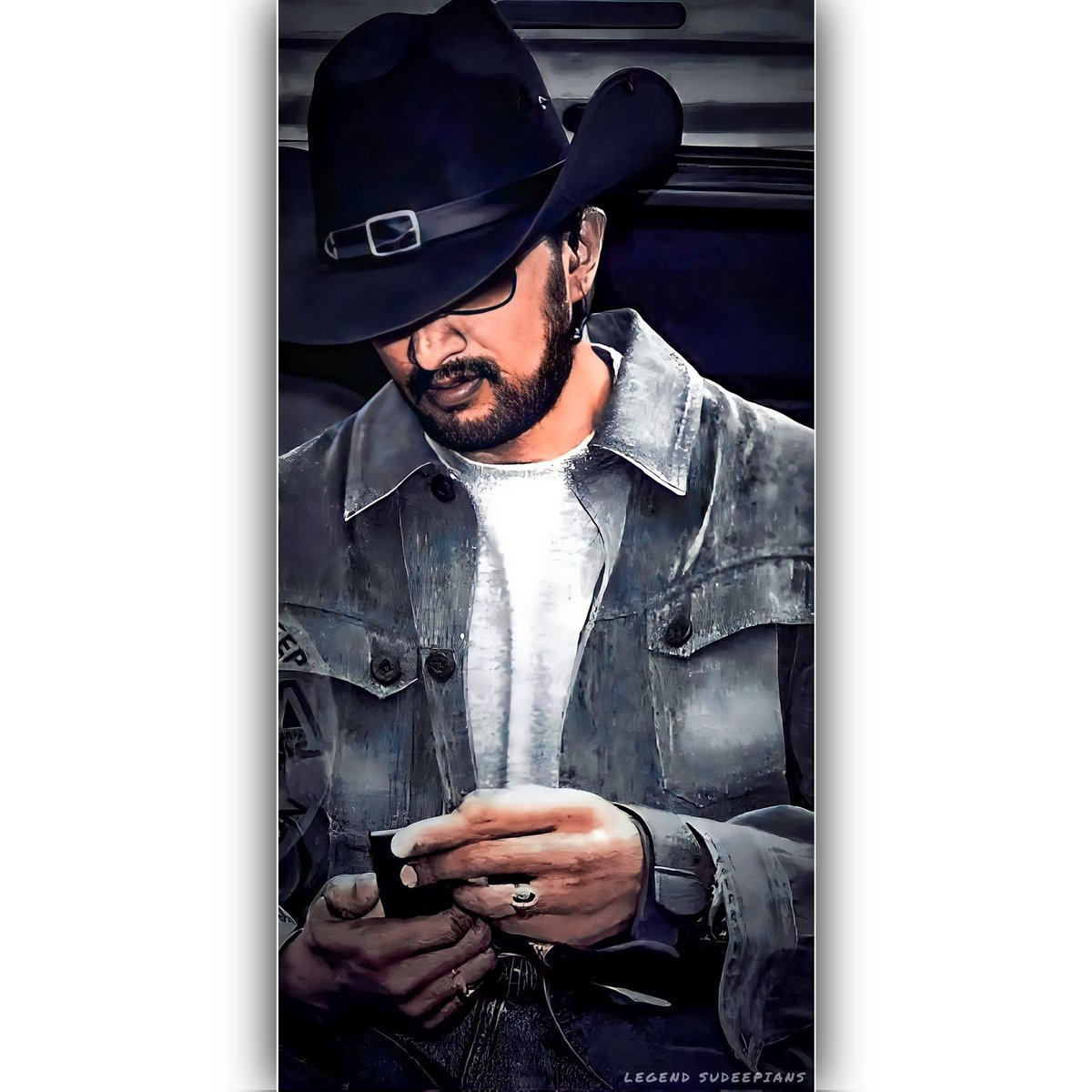 LS_official___'s tweet photo. Boss 🖤💥

@KicchaSudeep ❣️

#KicchaSudeep𓃵 #kiccha46 https://t.co/MRRWv54ry0