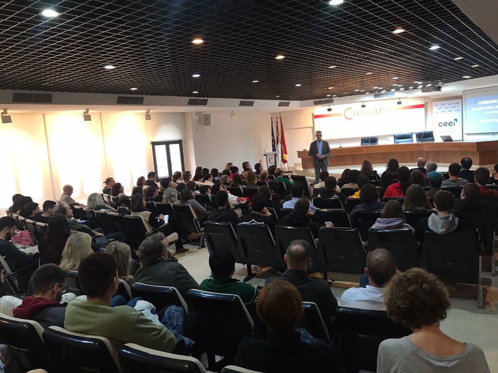 Nuestras investigadoras Gemma Herranz y Cristina Berges, fundadoras de la spin-off Blesol Tech, invitadas ayer en el Foro de Emprendimiento de la Cámara de Comercio y el Centro Europeo de Empresas e Innovación de Ciudad Real buff.ly/3USTOdp
