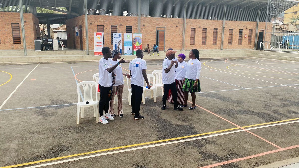 IST_Uganda's tweet photo. Youth from Kalerwe market present a short skit on the tax regime and taxes in markets! From the skit, it has been revealed that taxes collected from markets are unregulated and the market leaders increase taxes without prior notice. 
#Youth4TaxJustice 
#AYM22 https://t.co/QXyKz4xdOh