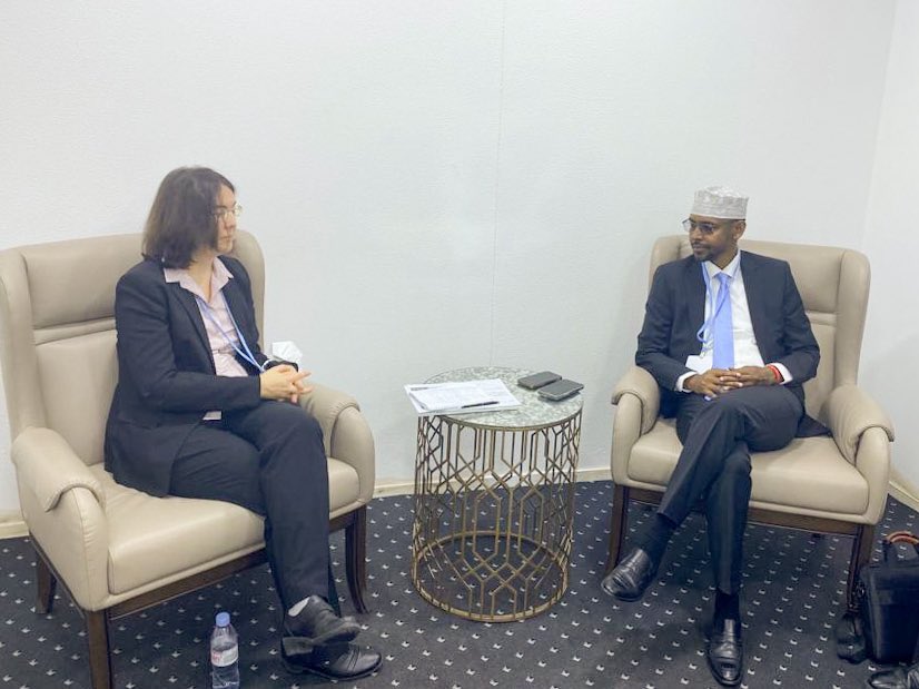 H.E Minister <a href="/JamaTaqalAbbas/">Jama Taqal Abbas</a> has met with the Secretariat of <a href="/UNECE_Water/">Water Convention & Protocol on Water and Health</a> Ms. Sonja Koeppel at #COP27  in #Sharm 🇪🇬

During this side meeting, the two parties' discussions mainly focused on the water convention, implementation records, and treaty party experiences.