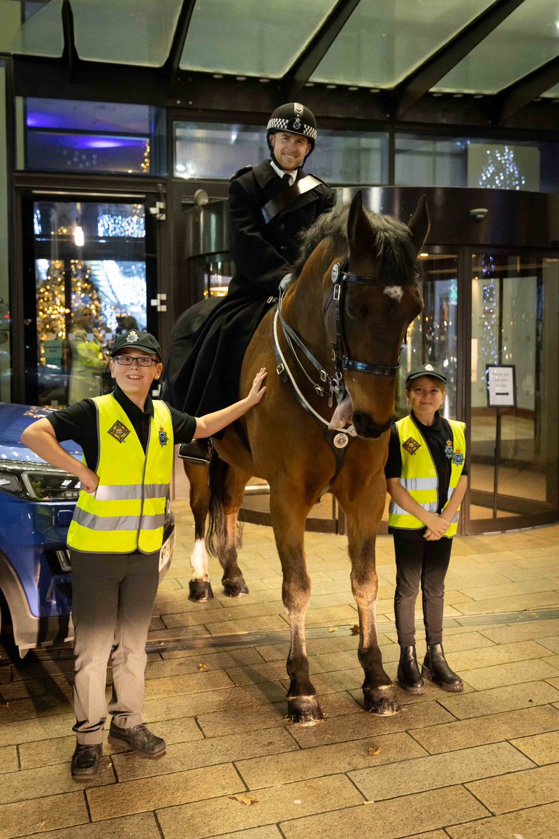 It was a pleasure to greet colleagues and guests at the 2022 Community First awards this week. Of course, our <a href="/MinipoliceR/">Mini Police💙</a> always make a great night even better. Police Horse Jake behaved himself too!! #CFA22