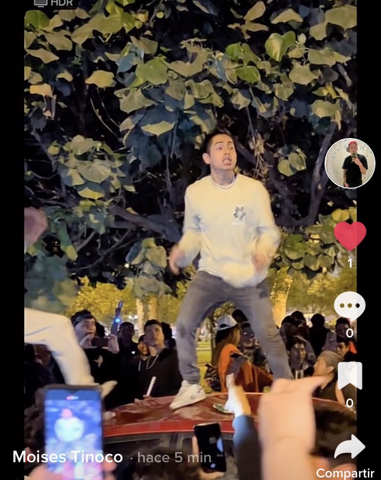 Fernando_ntt's tweet photo. Gente ayuden a identificar a los desadaptados que destrozaron el carro y herramienta de trabajo de Moises Tinoco. Esto sucedió afuera del concierto del conejo malo. Pueden encontrar los videos en tiktok realmente es indignante. https://t.co/yQXbvKIzeN
