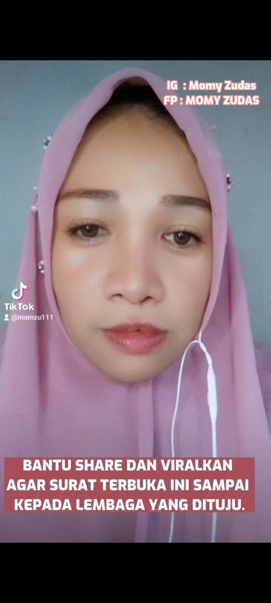 SuaraNetizen13's tweet photo. @ListyoSigitP Selamat Sore komandan. Mohon izin bertanya perihal surat terbuka yang dilayangkan ibu ini dalam akun sosial media tiktok . Dimana ibu mendapat perlakuan tidak menyenangkan dari seorang publik figur, artis Dewi Persik.
Mohon perhatiannya pak 🙏
https://t.co/HeYn9c5XKw https://t.co/GYTGz6MTeb