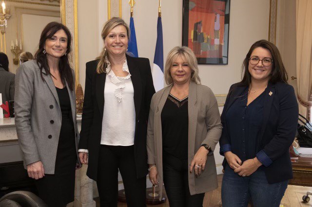 Hier notre Présidente a rencontré <a href="/YaelBRAUNPIVET/">Yaël Braun-Pivet</a> avec <a href="/sandrinejossoan/">Sandrine JOSSO</a> et <a href="/juliedelpech72/">Julie Delpech</a>
🎯Des échanges riches sur la place des femmes et plus largement de la société civile en politique et partage de nos engagements et nos valeurs : lutter contre l’invisibilisation des femmes.