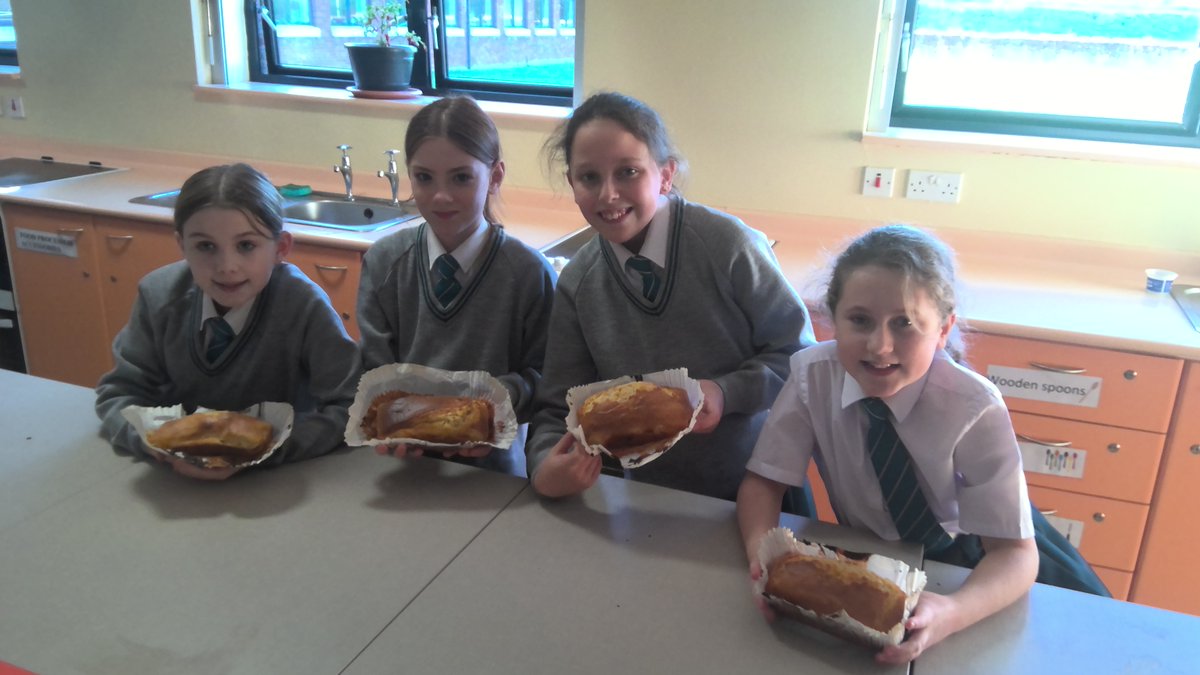 HE_Thornhill's tweet photo. 🍞 YOGURT LOAF🍞
These superstars excelled in their yogurt loaf practical👏.
An excellent practical method that required teamwork and time management. Well done Year 8- keep up this super work! #SimpleBake https://t.co/zHp8i0D4U3
