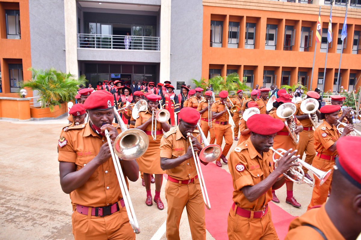 GovtChiefwhip's tweet photo. Graduates were also urged to step out with hope, thirst for excellence & stay committed to the acceleration of more growth for Uganda, and thrive for better investments to realize greater equity. @UMIUganda @AlumniUmi #20thGraduation @Parliament_Ug @AnitahAmong https://t.co/YEz1FwI1vh