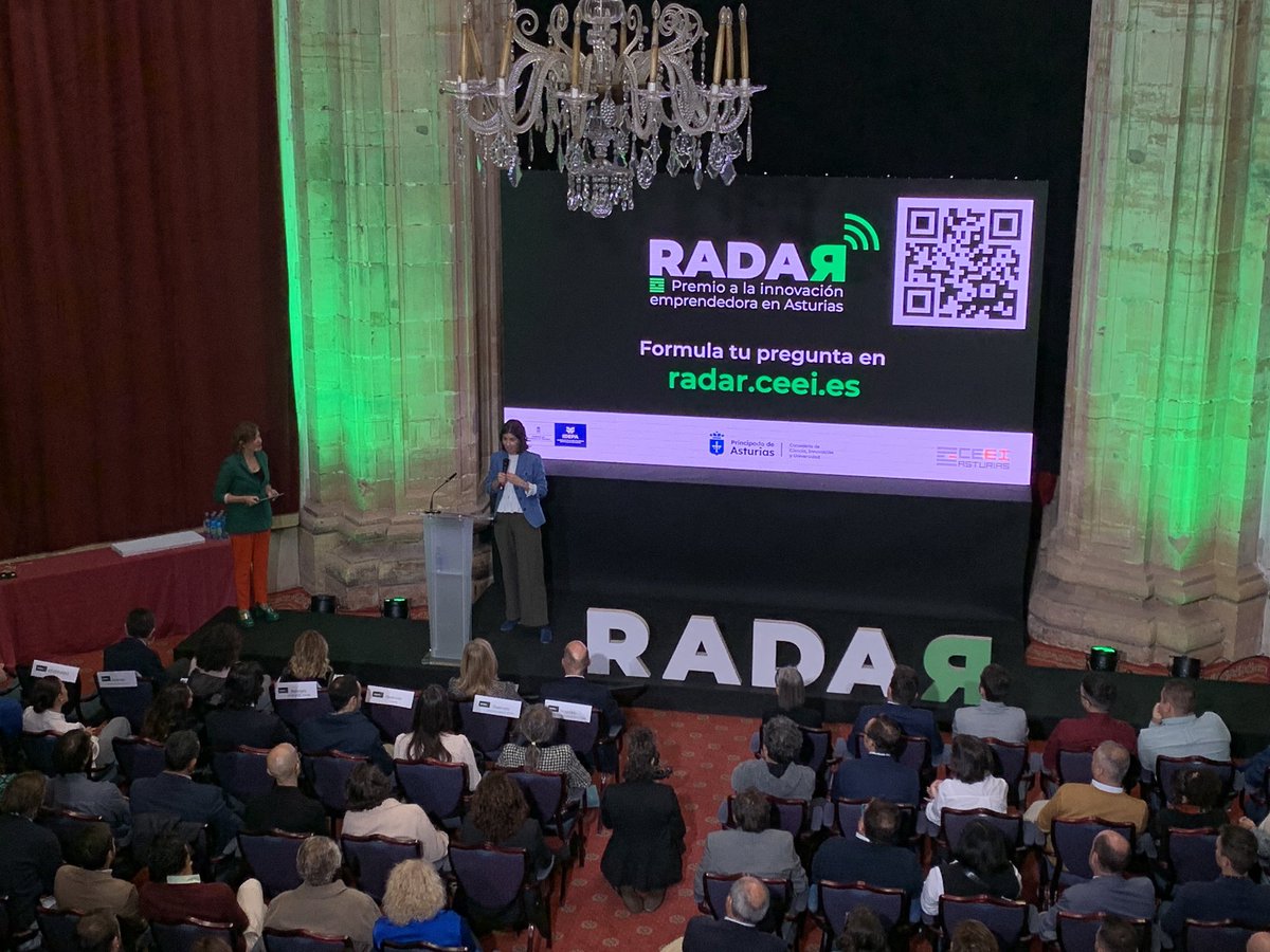 ceeiasturias's tweet image. Continuamos en la entrega de los #PremiosRADAR 2022 con Rocío Arroyo, CEO de @AmadixDx y premio nacional de innovación 2022. 

@SCTAsturias @idepasturias @ceeiasturias