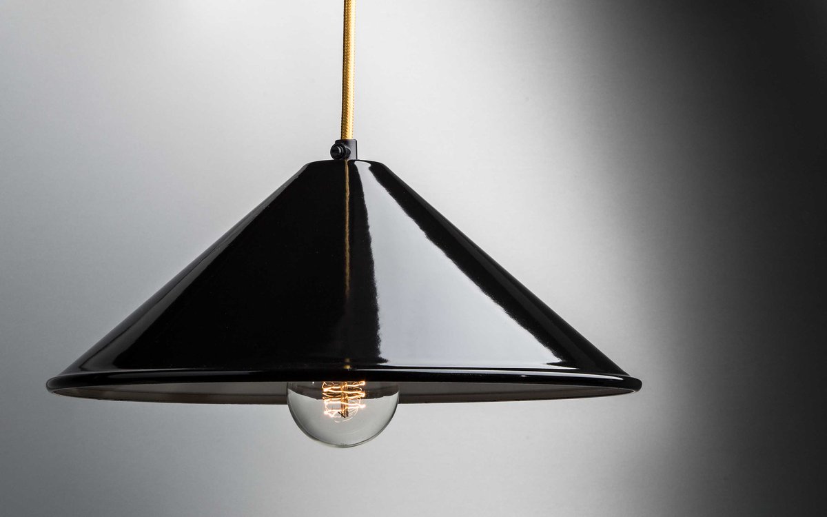 Coolie Shade | Limited stock now available on Worn lighting 

What I love about #urbancottageindustries #WornLighting is... No. 90. 'Most Worn parts are in immaculate condition!'

ow.ly/59wH50IkEjE