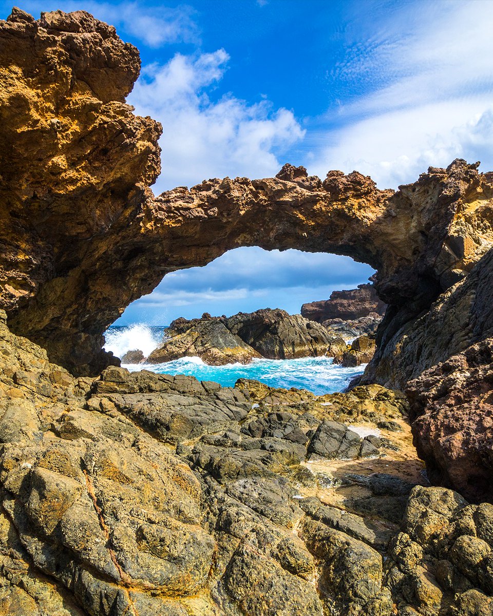Remember the original Natural Bridge? We miss it! 💙 But we have plenty more. Which is your favorite?
.
.
.
#Aruba #onehappyisland