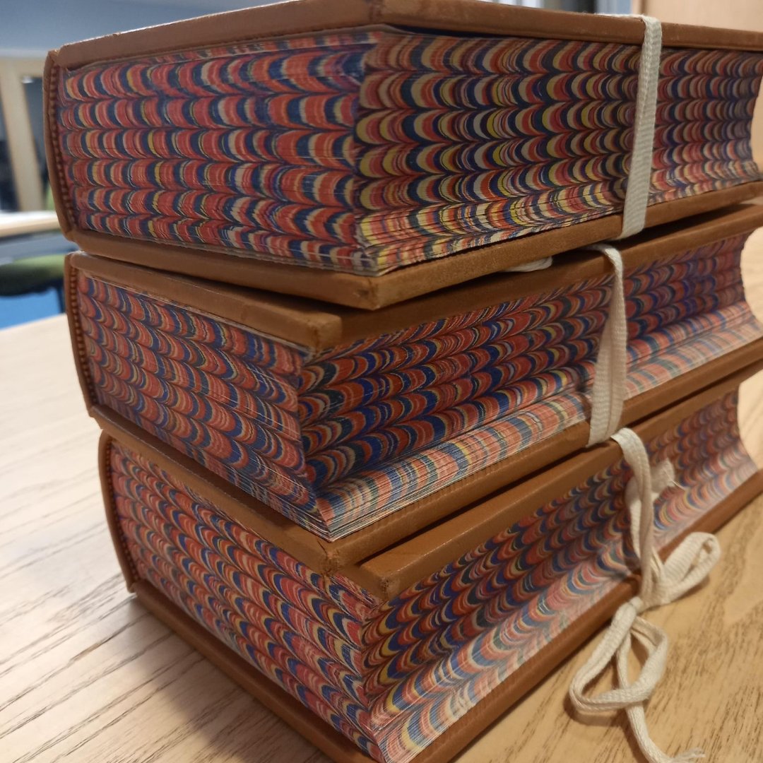 We always get excited to see pretty book edges in our Searchroom! 😍

#SprayedEdges #BookTwitter #PrettyBooks #Archives