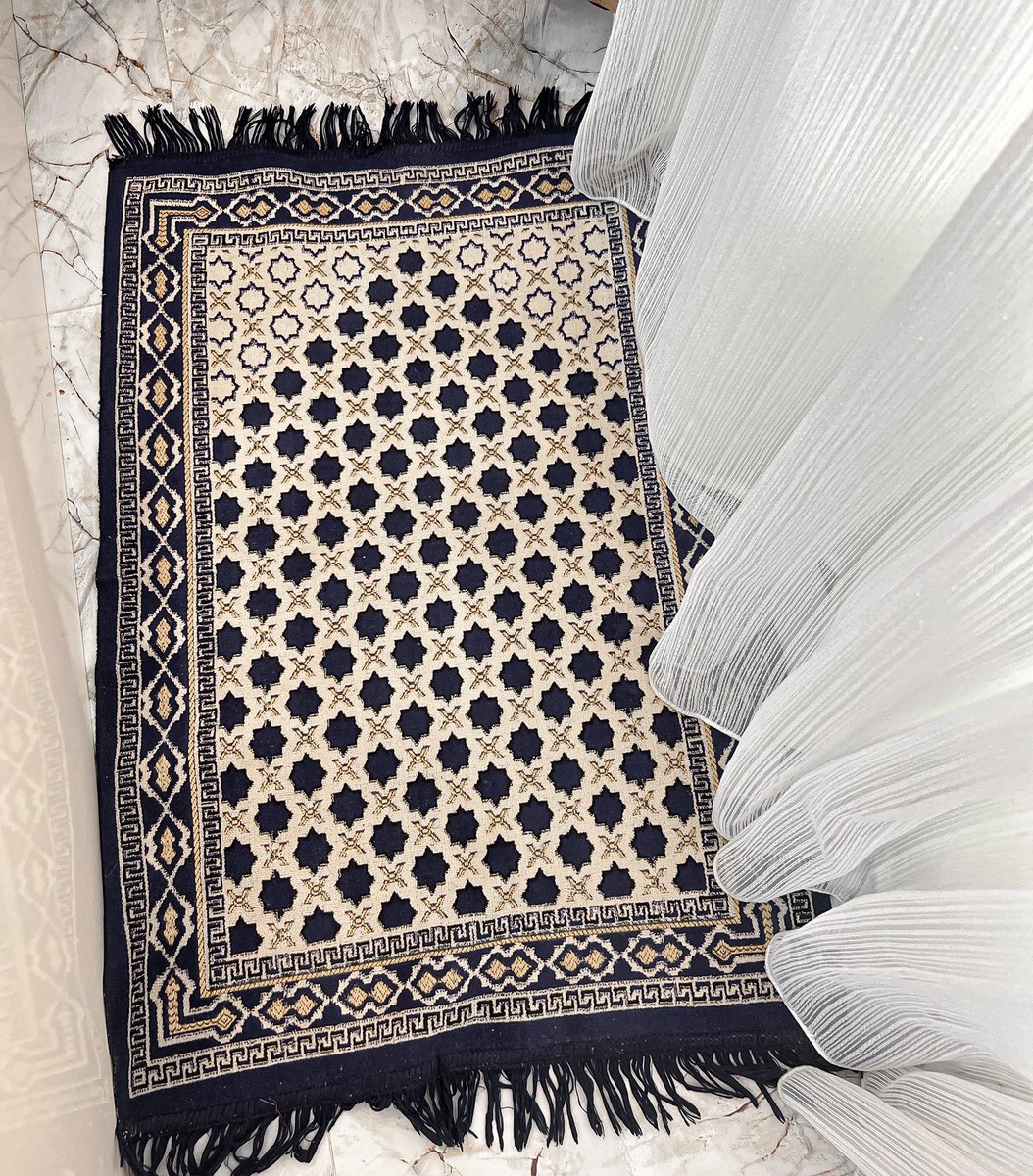 اللهم ارزقنا في يوم الجمعة رضا القلب، وسكينة النفس، وراحة البال🤍