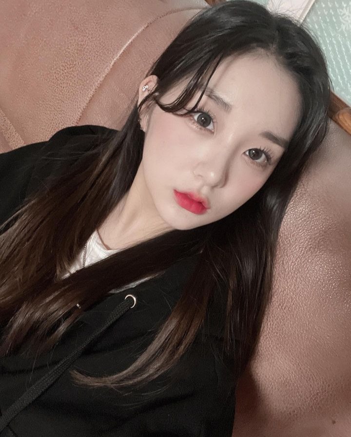 IOLITEBrasil's tweet photo. 181122 | #MINJEONG no instagram (doram_in02).

#IOLITE #아이올라이트 #민정 https://t.co/SD6dpUvTG6