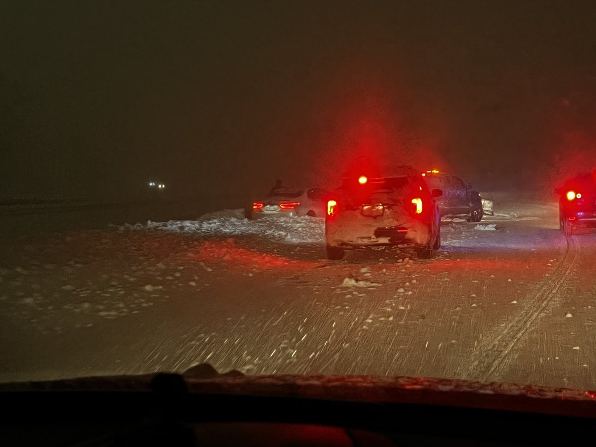 Heather Ly On Twitter Car Off The Road 90 219 Split Police On Scene 