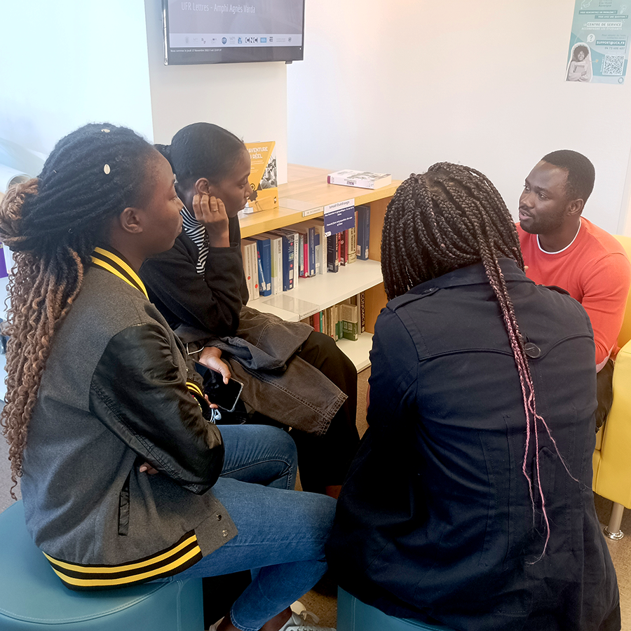 cerdi's tweet photo. La session du mois de Novembre fut fructueuse ! Merci à tous les participants ainsi qu'à nos chers doctorants @Cheick93299831 et Ismaël Ouédraogo 🎓👏 #speedsearching #recherche #economie #doctorant #doctorate https://t.co/w4m1jivEYr