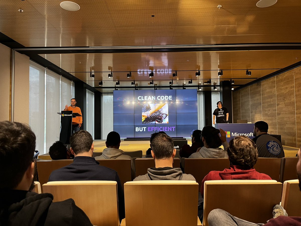 davidbiencinto's tweet photo. Fantástica charla sobre como no debemos desarrollar con @fernandoescolar  y @MrsDaehin  en la #Netcoreconf2022 https://t.co/OzRwobUBBX