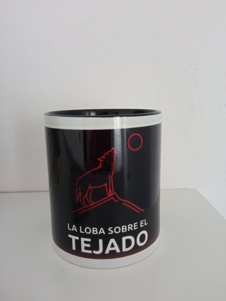 LobaSobreTejado's tweet photo. Vamos con el sorteo semanal de la taza de la LLST cuyo ganador dará nuestro próximo invidado, @ADardet 👏🏽👏🏽👏🏽

Para participar tenéis que hacer rt a este tuit y ser seguidores de la cuenta.

El ganador se dirá el próximo miércoles a las 19 en directo en @neofm_es https://t.co/Y9Z6ZN6Yfe