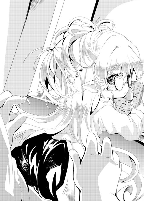 夫婦だからコタツでくつろぐマキラちゃん 