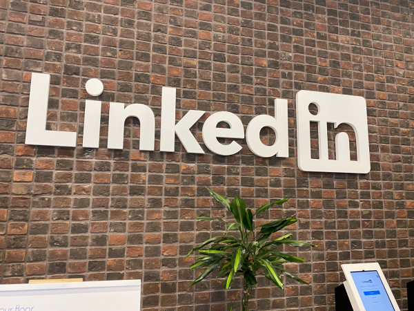 Our MD Jason spent some time in London earlier in the week, networking and gaining an insight into 2023 at a conference with LinkedIn.  🗣️ 
.
.
.
 #Henderson Brown #Recruitment #linkedin