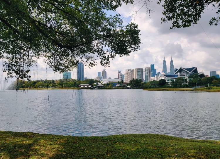 Obsession_cc's tweet image. No matter how beautiful the scenery is, if no one appreciates it together, there will be an inexplicable sadness.