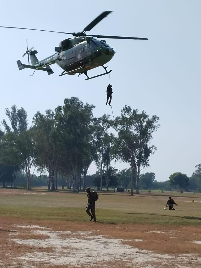 pro_defence's tweet photo. #VajraCorps #DefendersofPunjab #ExerciseDhruvShakti #GoldenArrowDivision #BarkiBrigade conducted training exercise with Advance Light Helicopters #ArmyAviationCorps for #HeliborneOperations to hone their tactical skills &amp; operational preparedness.
@SpokespersonMoD @adgpi https://t.co/NAWZZKEE4m