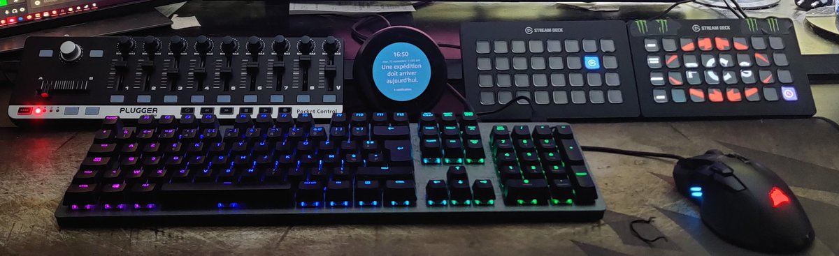 2 nouveaux jouets sont arrivés :
Contrôleur MIDI pour gérer Voicemeeter <a href="/VB_Audio/">VB-Audio Software</a> 
Et
Nouveau streamdeck XL <a href="/elgatoFRA/">Elgato France</a>
Ça s'annonce sympa les prochaines régies ;)
