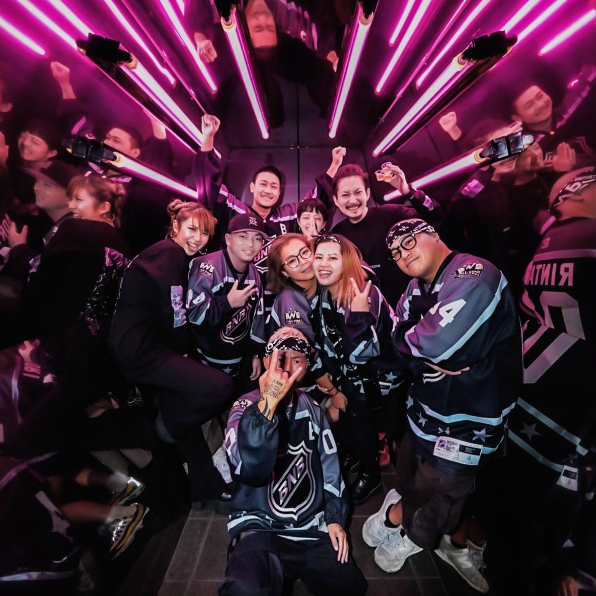 BROOKLYN NIGHT BAZAAR
(4TH ANNIVERSARY) / Hockey Jersey (Not For Sale) 

Art Direction,Design for <a href="/bnb_kyoto/">Brooklyn Night Bazaar</a> 

今年は2017 NHL All-Star GameのPacific Division Black を思いっきりサンプリングしました。かなり渋く仕上がって嬉しいです💣改めてBNB㊗️です。
#トトト