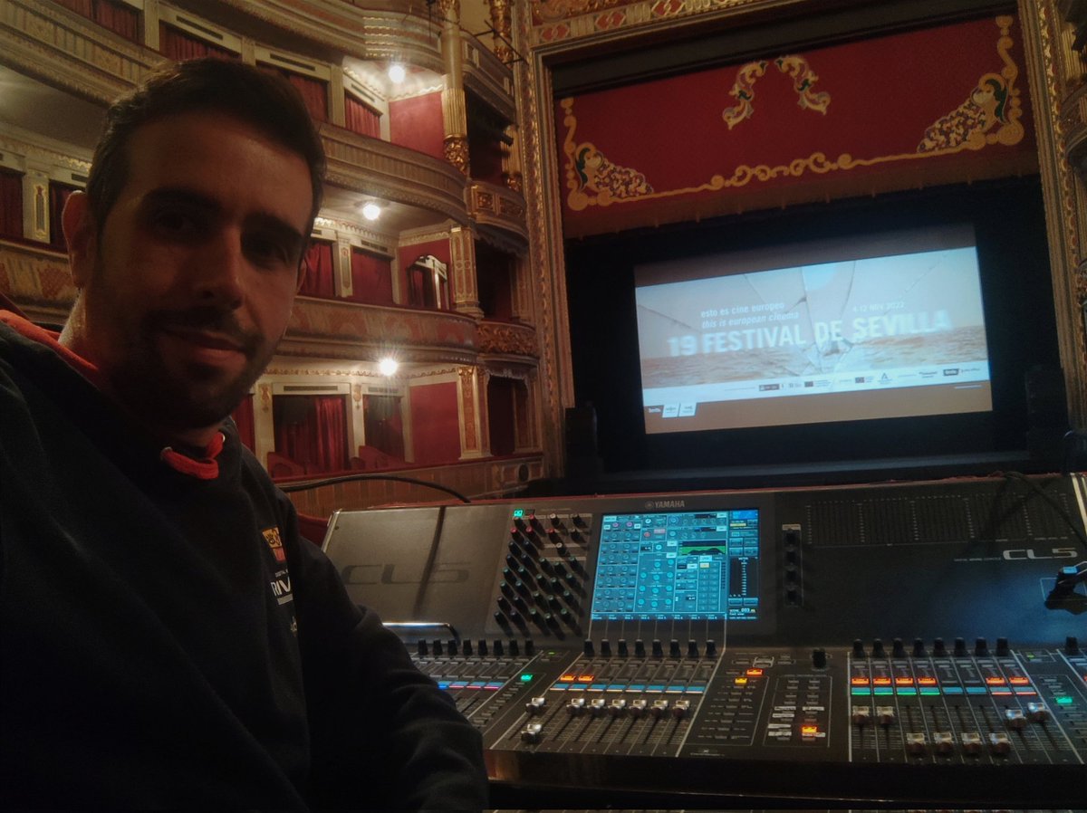AlvaroDebada's tweet photo. 🎬19 Festival de cine de Sevilla 🎚️ Teatro Lope de Vega  #yamaha #Eventos #sonidodirecto https://t.co/URRpuXCRYX