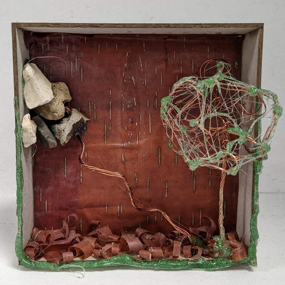 dac_add's tweet photo. It's DISGUSTING out there today so why not escape into these wonderous miniature worlds that HND2 Contemporary Art Practice in Arbroath have put together?

Stay safe and dry! https://t.co/K3y6G5iLER