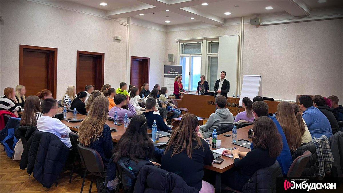 ombudsmanapv's tweet photo. Pokrajinski zaštitnik građana – ombudsman, povodom obeležavanja Međunarodnog dana deteta, organizuje danas „Čas ljudskih prava“ sa predstavnicima učenika srednjih škola u Novom Sadu. #ljudskaprava #dandeteta https://t.co/Vv3CW9karW