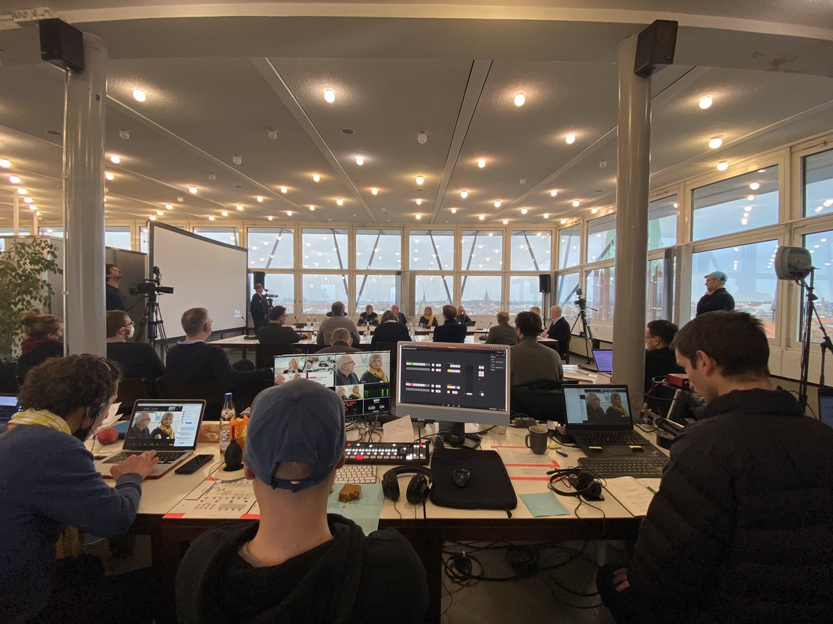 Der 34. Runde Tisch Liegenschaftspolitik zu Modellprojekten läuft. Falls Sie teilnehmen möchten: us06web.zoom.us/j/86762585763 #Liepo #Rathausblock #HausderStatistik #Konzeptverfahren #molkenmarkt