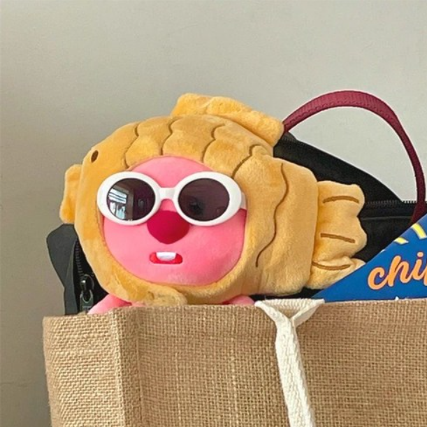 뤂덕들아....붕어빵 모자 쓴 루피 신상 나왔는데
프사로 쓰기 너무 좋은거 아닌지..심히 댕청..
구매처는 타래에 있구요..