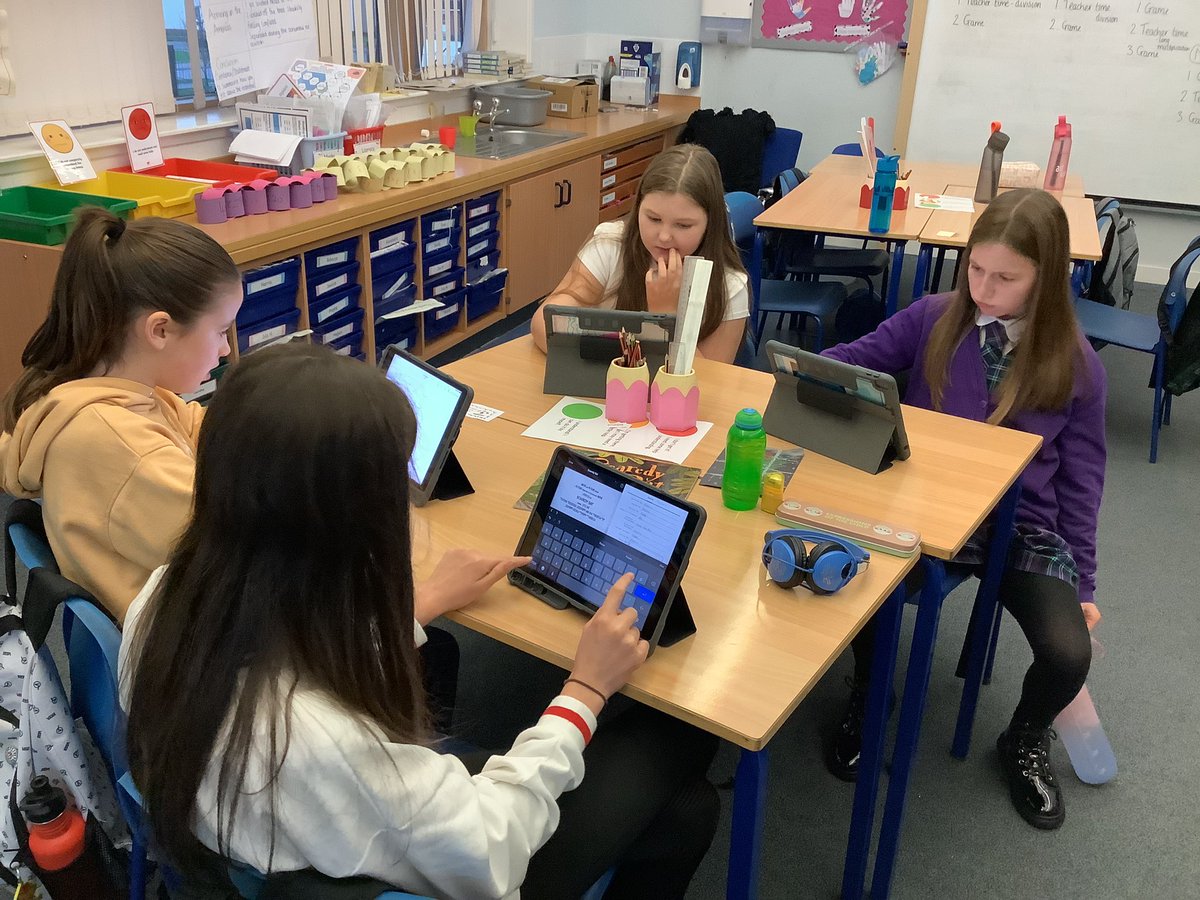 Mrs Robertson tweet media