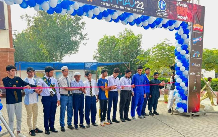 OlympiadKhi's tweet image. Celebrating the spirit of unity and brotherhood within Pakistan. The Baitussalam Olympiad Karachi Season 6 starts off with a sign of peace! 
The spirits are High and the Games are on! 

#openingceremony #Olympiad2022 #Baitussalam