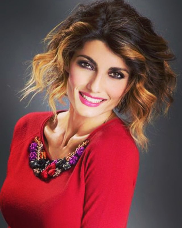 vegastarsocial's tweet image. ⏰Per la seconda stagione consecutiva @samanta_togni alla conduzione di #PerMe, il programma di #Rai2 con tante rubriche dedicate al #benessere, alla buona #cucina e allo #sport. 
Samanta e Filippo Magnini vi aspettano il sabato alle ore 9.35 su #Rai2 e in streaming su #Raiplay