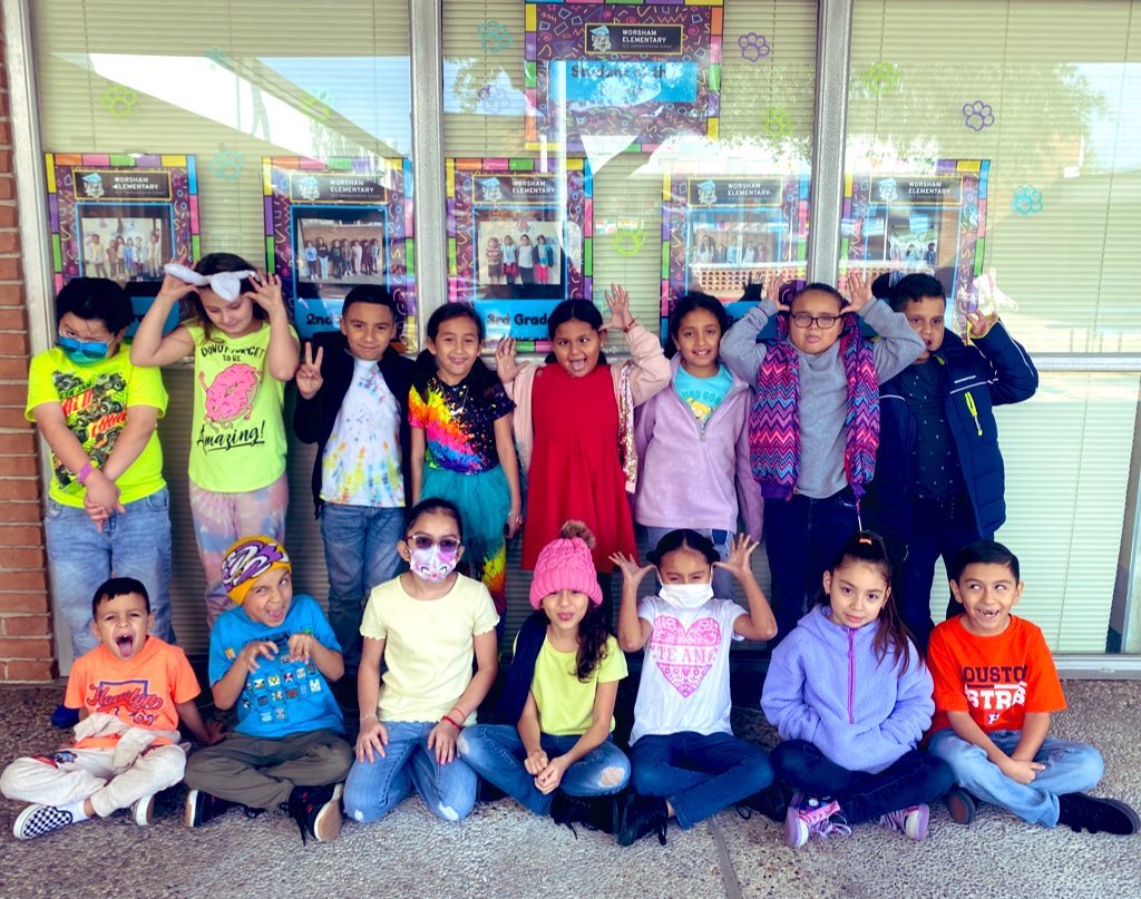 KarenAnai8's tweet image. My @WorshamES_AISD babies have a bright future ahead of them. 
❤️🧡💛💚💙💜 #WorshamGlows #AldineConnected #AceLevelUp #GenerationWeek