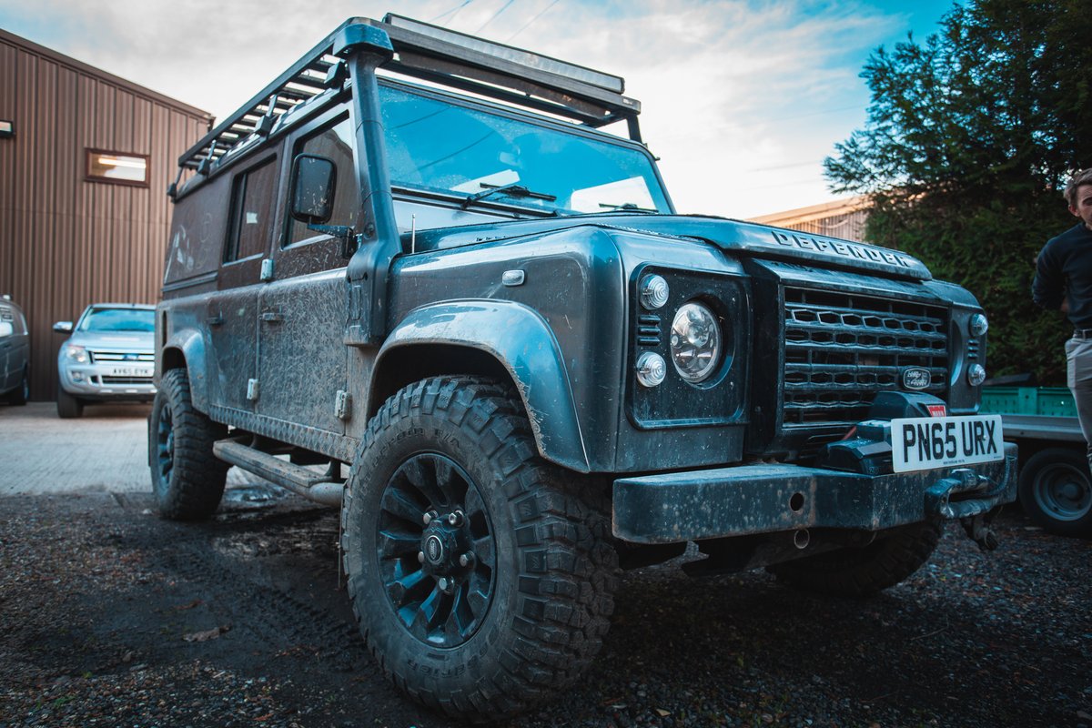 BridgeClassics's tweet image. It was great having adventurer and explorer @Ed_Stafford visit us last week.

Ed worked with us on a brand new project that is coming very soon...

We loved having Ed here and we are very excited to see him again next year!

#edstafford #LandRover #LandRoverDefender #ComingSoon