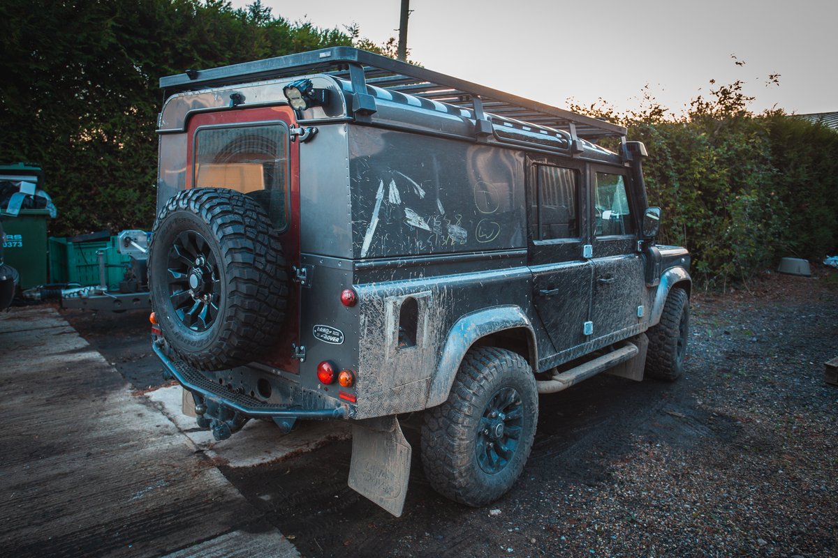BridgeClassics's tweet image. It was great having adventurer and explorer @Ed_Stafford visit us last week.

Ed worked with us on a brand new project that is coming very soon...

We loved having Ed here and we are very excited to see him again next year!

#edstafford #LandRover #LandRoverDefender #ComingSoon