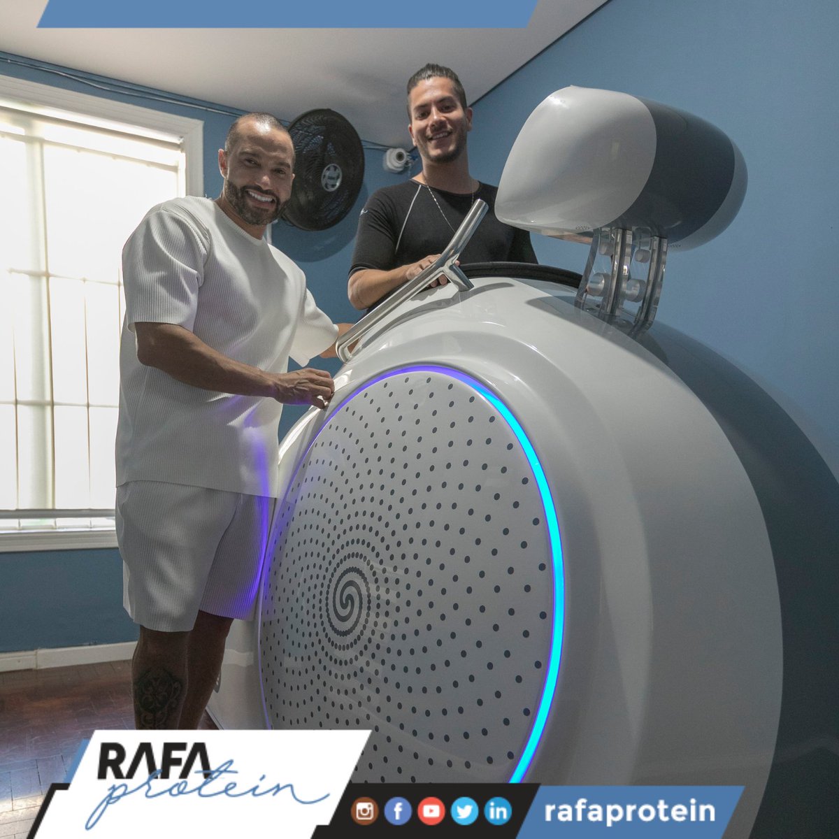 RafaProtein's tweet photo. Parece a nave dos Jetsons, mas é só a esteira futurista com raios infravermelhos. A Nave do Protein queima até mil calorias em apenas 30 minutos. A esteira hi-tech elimina muito mais toxinas, gordura, celulite e melhora até o humor. 🎯 https://t.co/Y6eVgcC9Ll