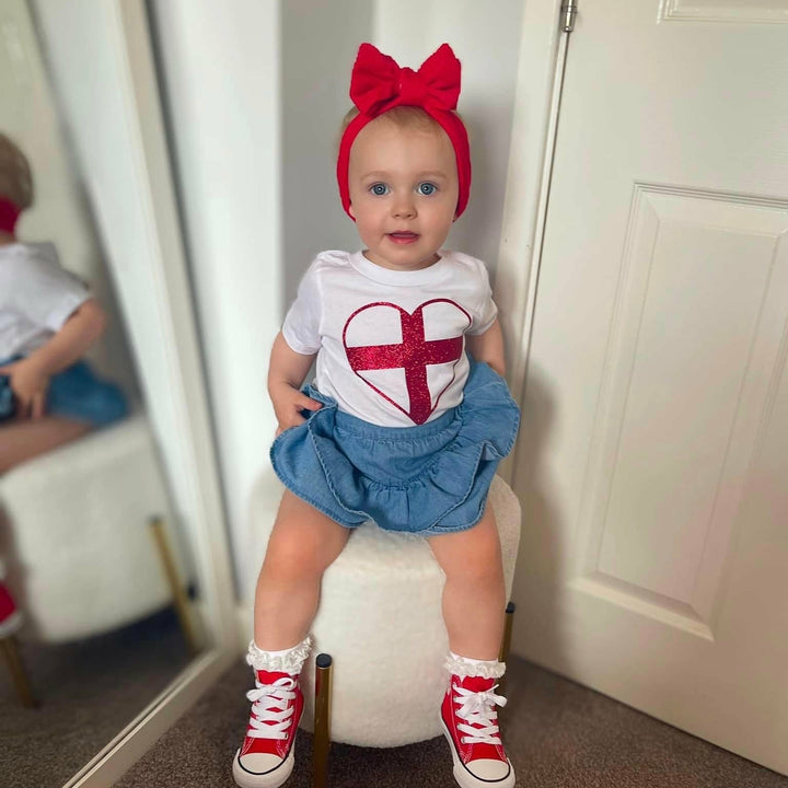 Little0Secrets's tweet photo. 2 DAYS TO GO UNTIL THE WORLD CUP ⚽

Who's excited? 

TAP link to shop our England Collection ⚽ https://t.co/3wEeiIDHc0
.
#littlesecretsclothing #england #QatarWorldCup2022 #Qatar2022 #englandsquad #FridayFeeling #personalised #babygirl #football https://t.co/ge5ep3qQPr