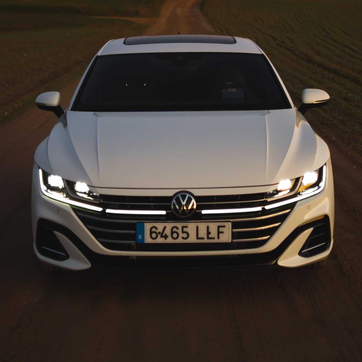 AwautoVW's tweet photo. Exclusividad a simple vista 😎
https://t.co/mOGkOsp2L5
#AwautoVW #Volkswagen #Mallorca #VWArteon https://t.co/c3zIRCsIcL
