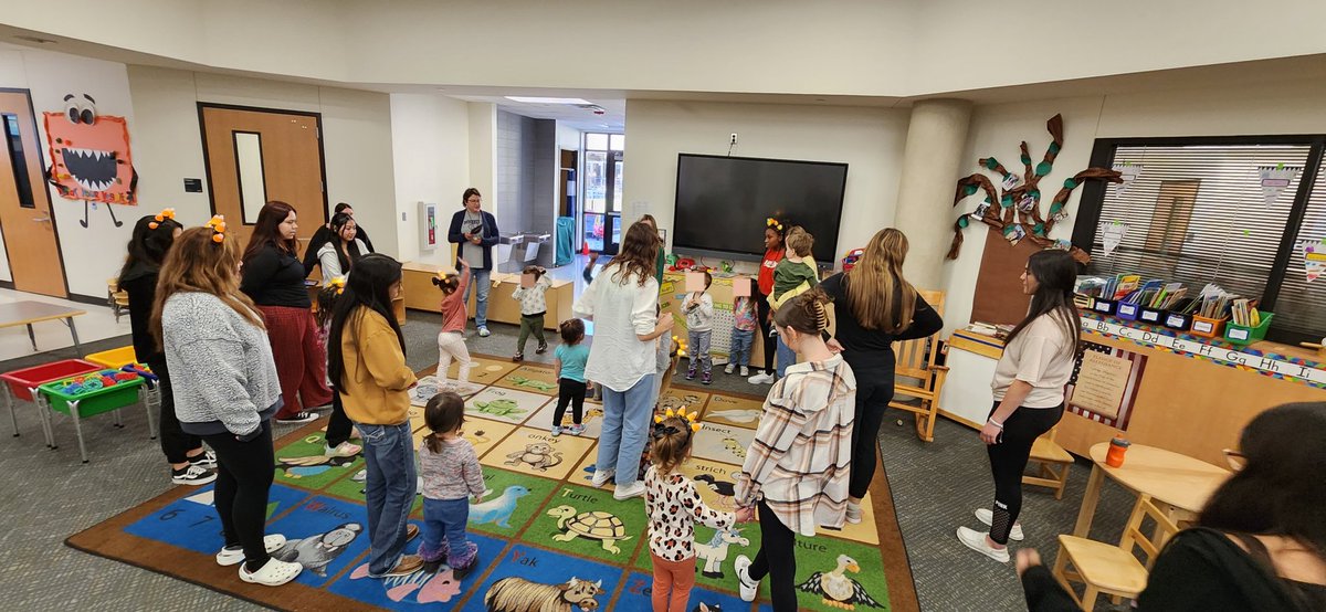 MHS_FCS's tweet photo. More Thanksgiving Celebration pics #5 https://t.co/eytQrCaJQh