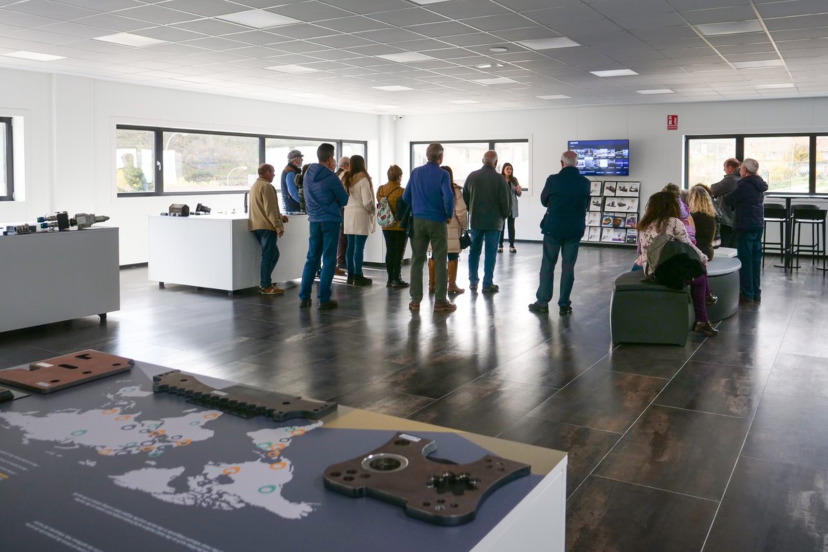 TecoiOfficial's tweet photo. ¡El #MSM visita #TECOI!
En la jornada de ayer, socios y amigos del @MuseoSiderurgia tuvieron la oportunidad de conocer la sede central de #TECOI y descubrir los últimos proyectos de la compañía. ¡Un placer recibirles, hasta la próxima!
https://t.co/ILFtaXEckP | #plateprocessing https://t.co/ml7dQ4nePk